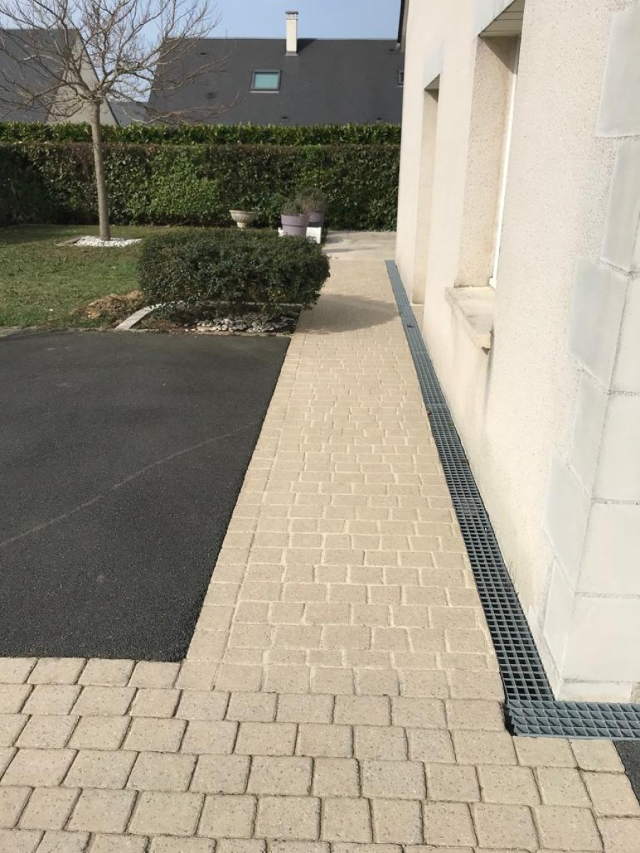 Nettoyage vitres et terrasses – surfaces extérieures propres et sans traces dans le Maine-et-Loire